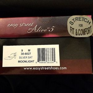 Easy Street Shoes size 9 M